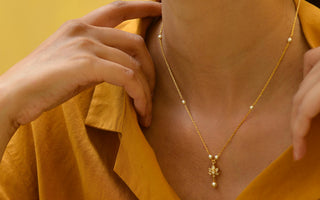 How to match diamond necklaces with clothes with different necklines