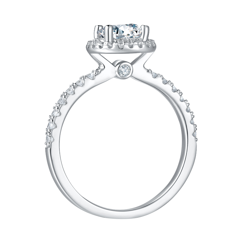 Exquisite Round Shaped Lab Grown Halo Diamond Engagement Ring 